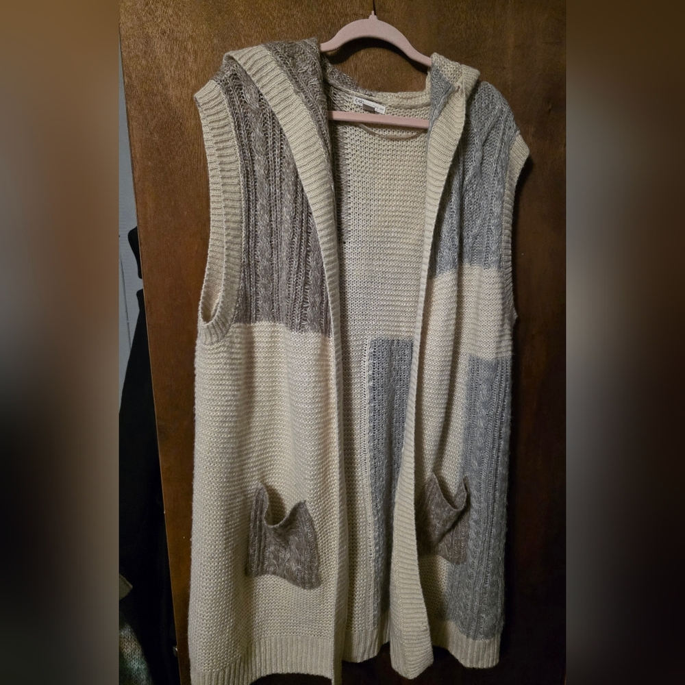 Cato 22/24 Cardigan With Hood